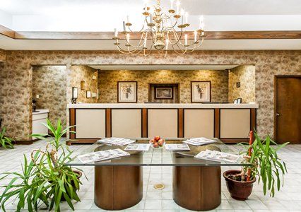 Executive Inn And Suites Ентърпрайз Интериор снимка