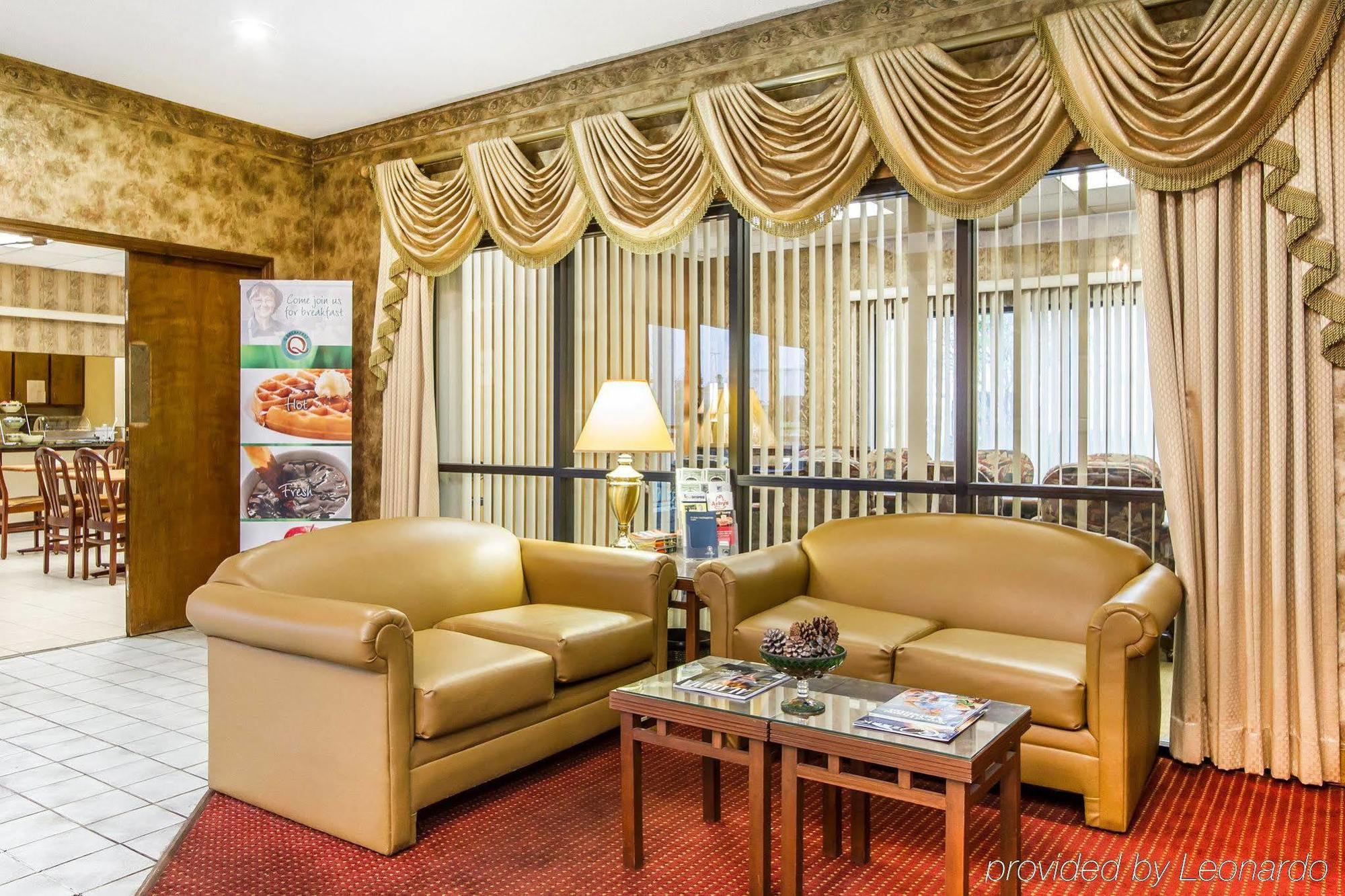 Executive Inn And Suites Ентърпрайз Екстериор снимка