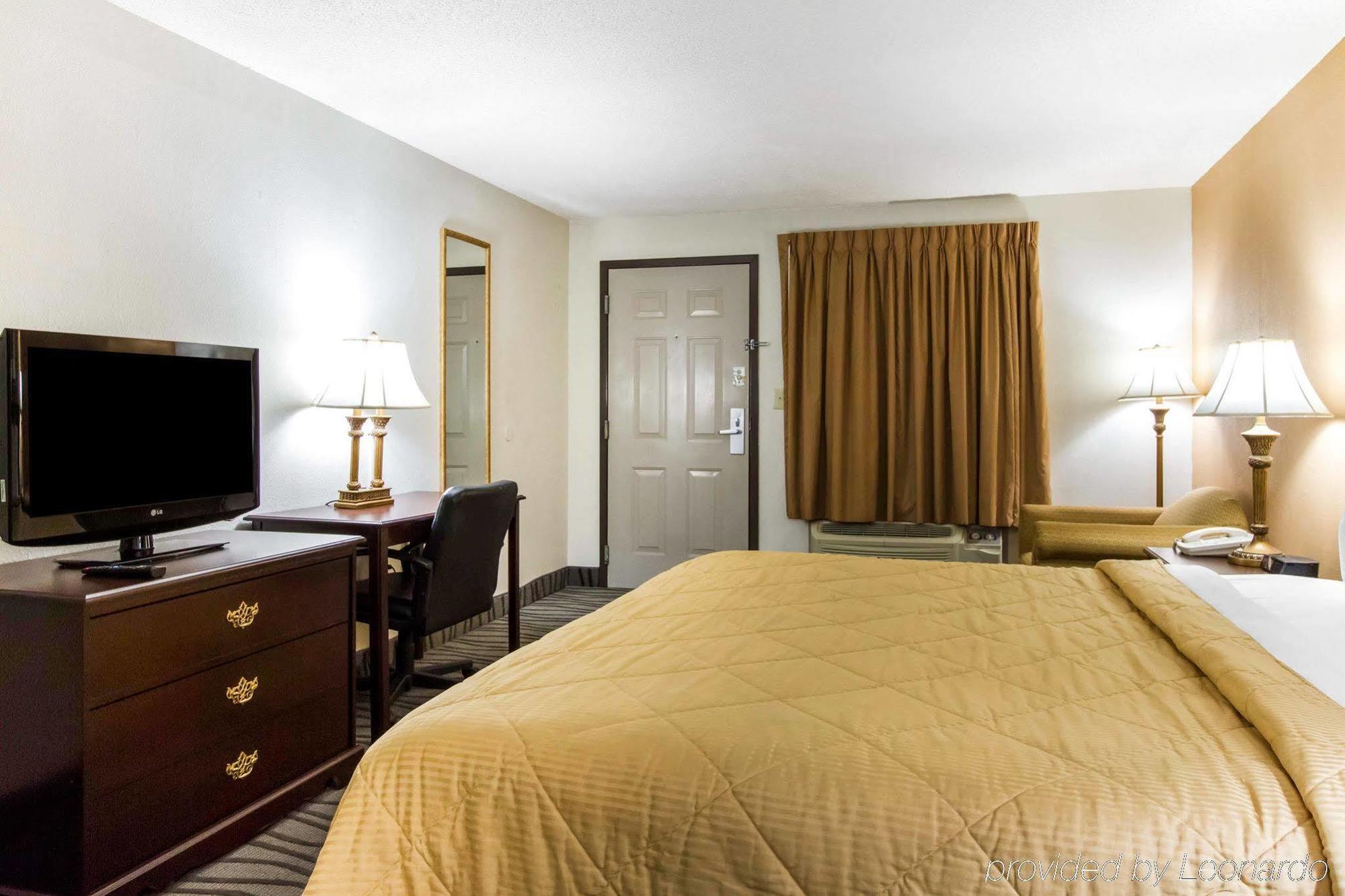 Executive Inn And Suites Ентърпрайз Екстериор снимка