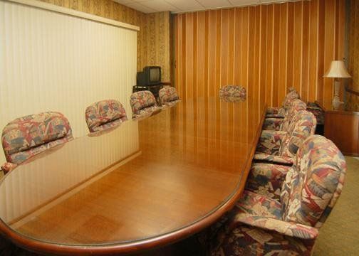 Executive Inn And Suites Ентърпрайз Екстериор снимка
